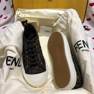 Women’s size 38 FENDI sneakers